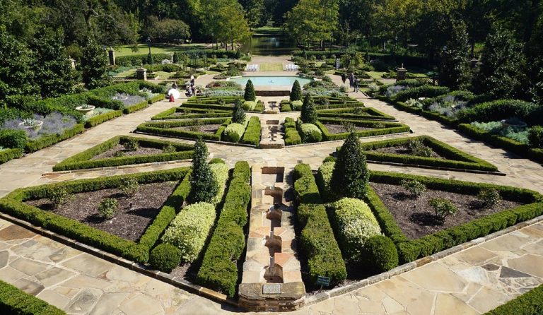 Rose Ramp and Lower Rose Garden Rose Ramp and Lower Rose Garden